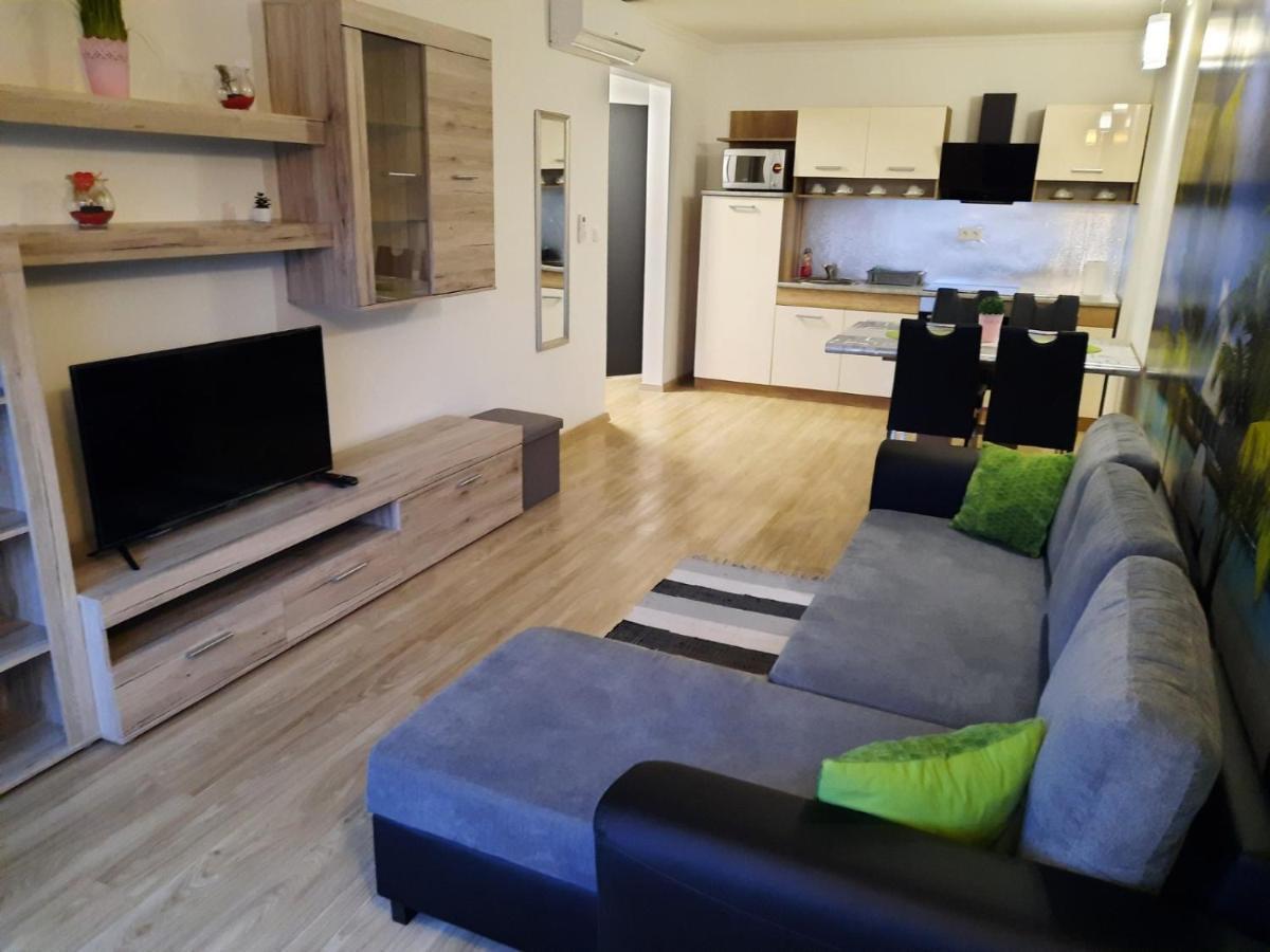 Vandus Apartman Siofok Luaran gambar